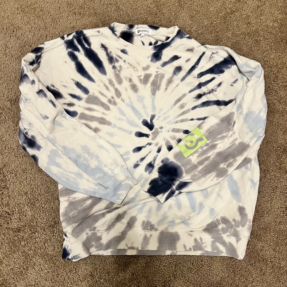 Peloton tie-dye crew neck excellent condition